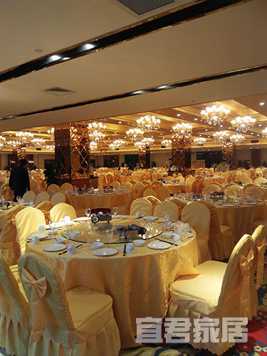 宇成朝阳酒店台布椅套实拍3