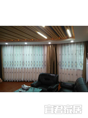 卫星技术公司董事办实拍电动窗帘